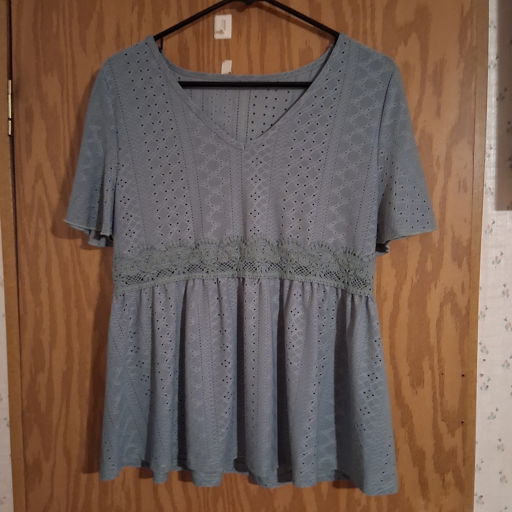 Elegant Lt Green Lace Women's Top